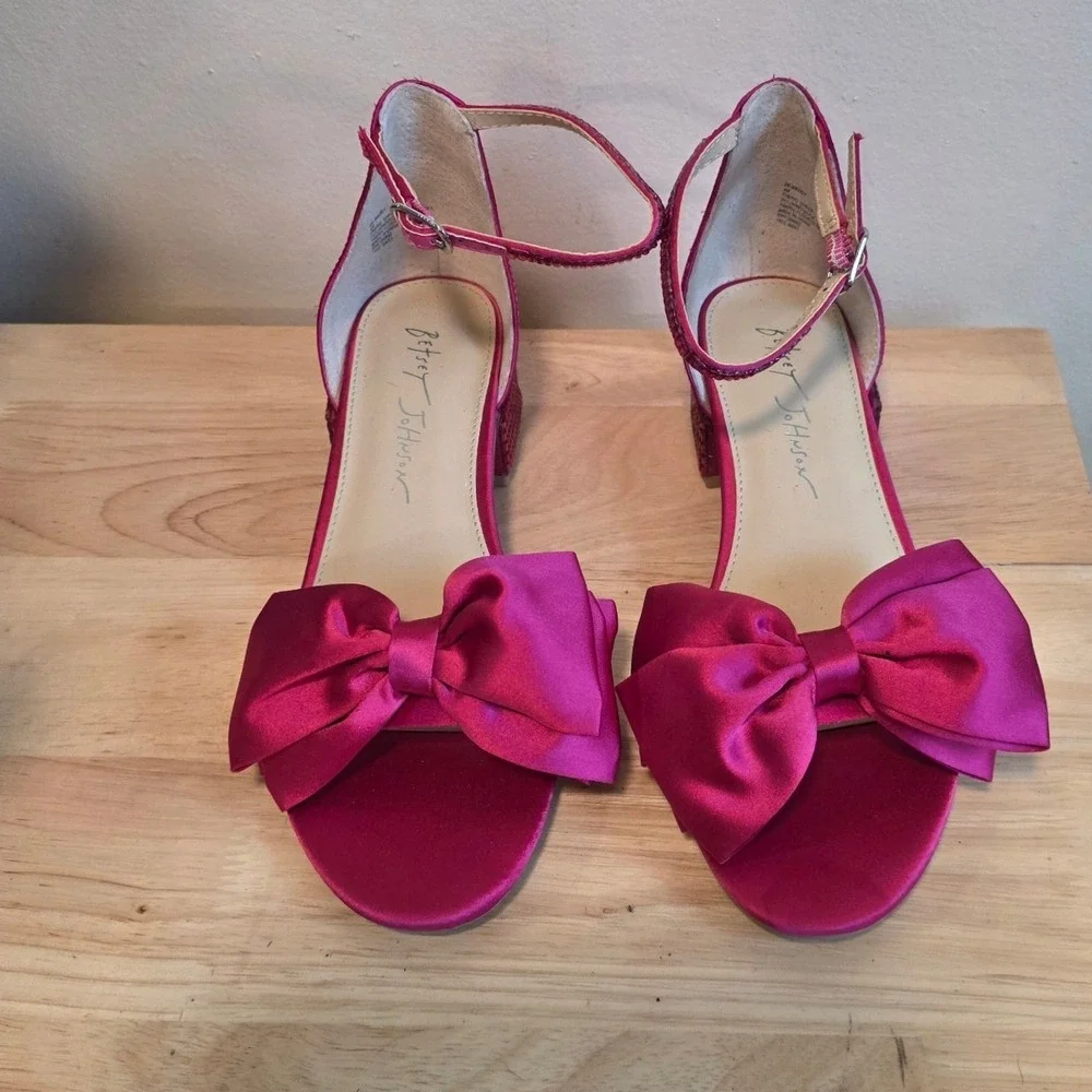 Betsey Johnson Kids 4 Maddy Heel Sandal Magenta Bow Rhinestone BK-MADDY